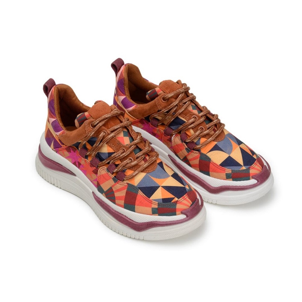 Brand New Farm Rio platform Sneakers size 8 Graphic Scarves Design